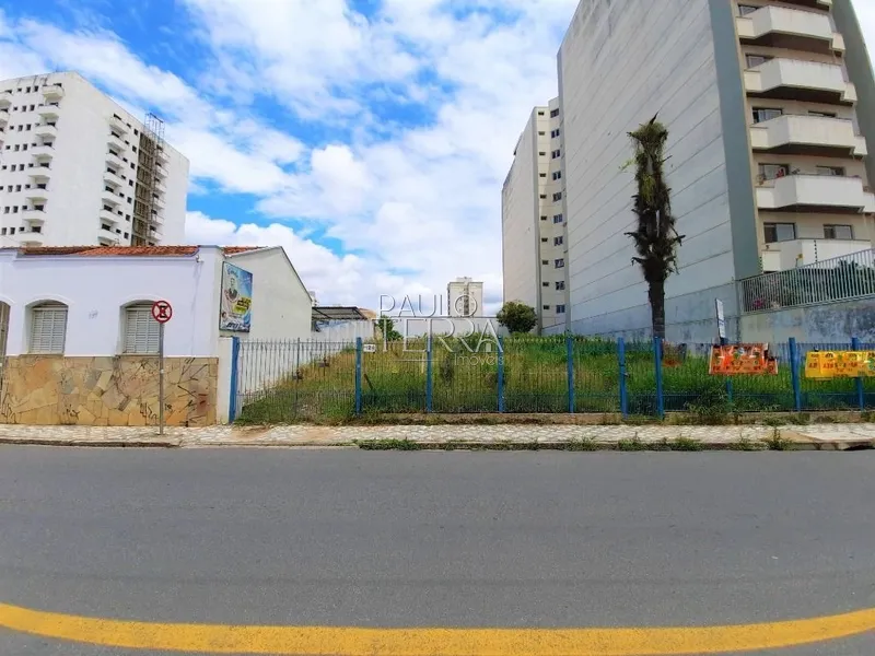 Terreno residencial e comercial no centro de Taubaté SP: 1ª foto da galeria de imagens do imóvel