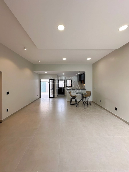 Casa térrea nova com armários planejados à venda no Condomínio Pérola do Vale em Tremembé | 3 quartos, área gourmet e quintal: 4ª foto da galeria de imagens do imóvel