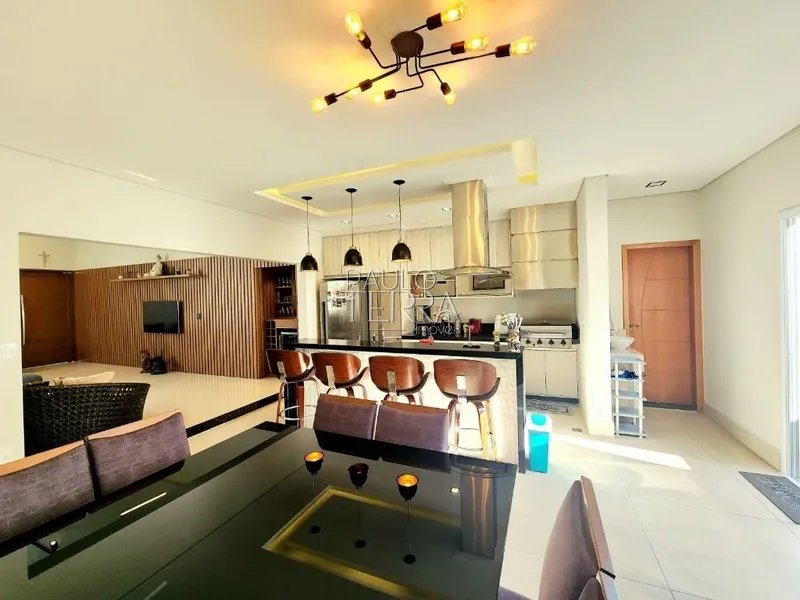 Casa moderna, ambientes integrados, planejados e 3 suítes. Ouroville: 3ª foto da galeria de imagens do imóvel