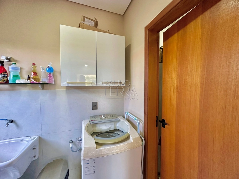 Sobrado no Condomínio Araucárias em Tremembé | 3 quartos sendo 2 suítes com closet, área gourmet integrada e piscina: 50ª foto da galeria de imagens do imóvel