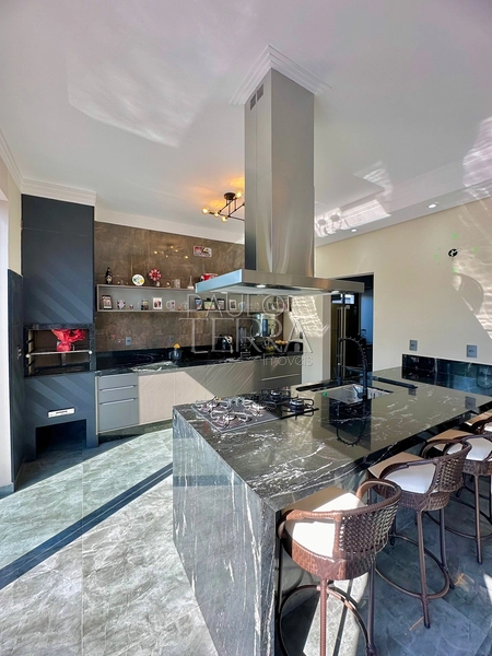 Sobrado no Condomínio Araucárias em Tremembé | 3 quartos sendo 2 suítes com closet, área gourmet integrada e piscina: 54ª foto da galeria de imagens do imóvel