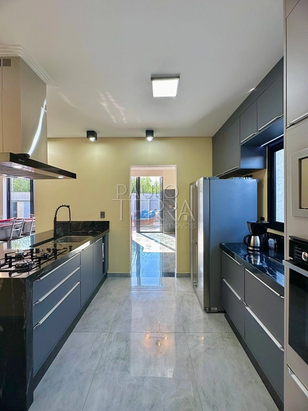Sobrado no Condomínio Araucárias em Tremembé | 3 quartos sendo 2 suítes com closet, área gourmet integrada e piscina: 15ª foto da galeria de imagens do imóvel