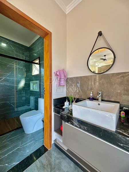 Sobrado no Condomínio Araucárias em Tremembé | 3 quartos sendo 2 suítes com closet, área gourmet integrada e piscina: 26ª foto da galeria de imagens do imóvel