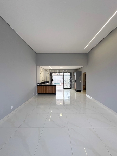 Casa no Condomínio Pérola do Vale com piscina, armários planejados e 3 quartos (1 suíte): 6ª foto da galeria de imagens do imóvel