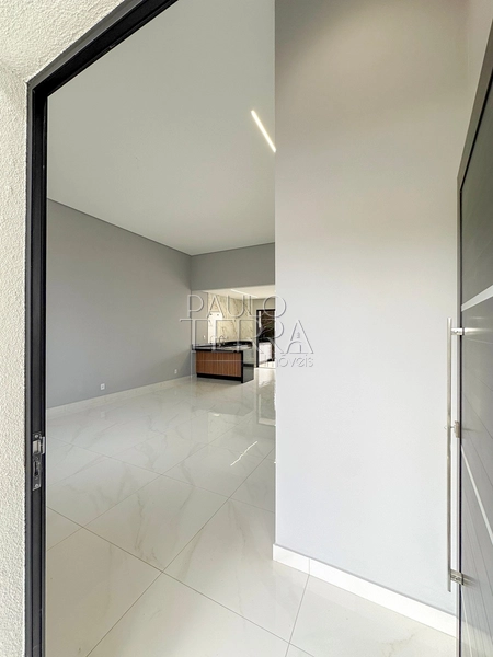 Casa no Condomínio Pérola do Vale com piscina, armários planejados e 3 quartos (1 suíte): 2ª foto da galeria de imagens do imóvel