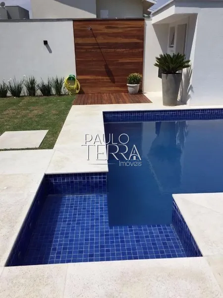 Sobrado alto padrão com 3 suítes, quintal, piscina e sauna. Condomínio: 2ª foto da galeria de imagens do imóvel