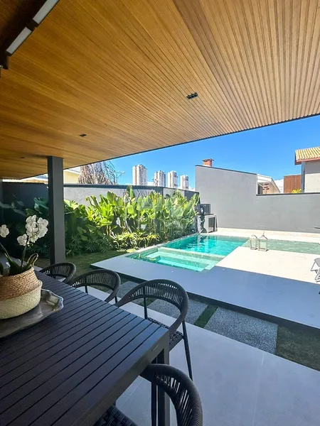 Sobrado de Alto Luxo no Condomínio Taubaté Village | 4 suítes, Piscina Aquecida e Área Gourmet Exclusiva | Taubaté SP: 1ª foto da galeria de imagens do imóvel