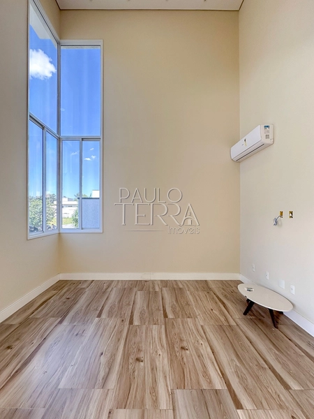 Casa à Venda no Condomínio Terrazzo di Itália em Taubaté – 4 quartos (2 suítes), 2 Escritórios, Energia Solar e Quintal Gramado: 9ª foto da galeria de imagens do imóvel