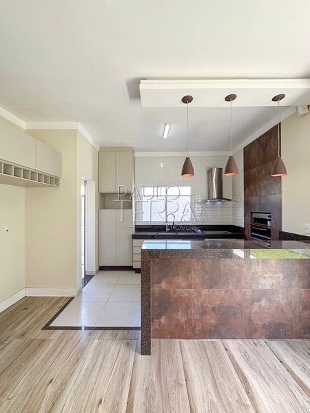 Casa à Venda no Condomínio Terrazzo di Itália em Taubaté – 4 quartos (2 suítes), 2 Escritórios, Energia Solar e Quintal Gramado: 27ª foto da galeria de imagens do imóvel