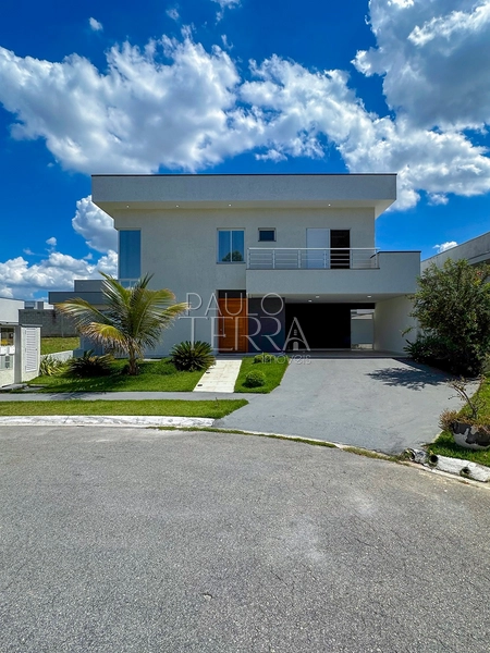 Casa à Venda no Condomínio Terrazzo di Itália em Taubaté – 4 quartos (2 suítes), 2 Escritórios, Energia Solar e Quintal Gramado: 4ª foto da galeria de imagens do imóvel