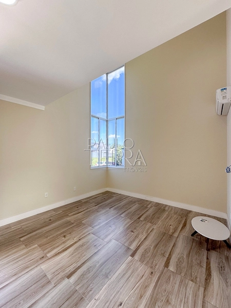 Casa à Venda no Condomínio Terrazzo di Itália em Taubaté – 4 quartos (2 suítes), 2 Escritórios, Energia Solar e Quintal Gramado: 10ª foto da galeria de imagens do imóvel