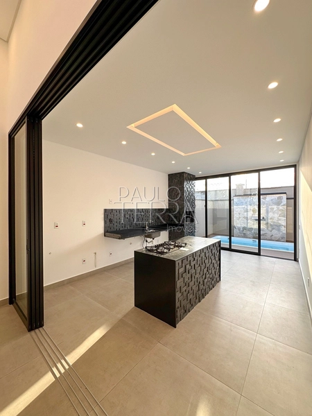 Casa térrea nova à venda no Condomínio Pérola do Vale em Tremembé | 3 quartos (1 suíte), escritório, piscina e área gourmet: 3ª foto da galeria de imagens do imóvel