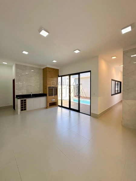 Casa com 4 quartos em Taubaté no Condomínio Ouroville | Armários, churrasqueira e piscina: 6ª foto da galeria de imagens do imóvel