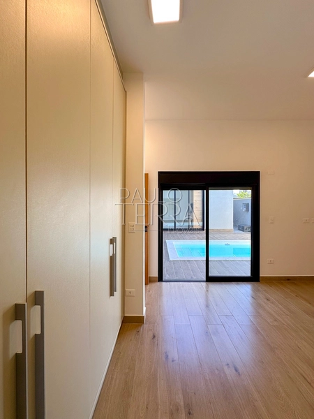 Casa com 4 quartos em Taubaté no Condomínio Ouroville | Armários, churrasqueira e piscina: 52ª foto da galeria de imagens do imóvel