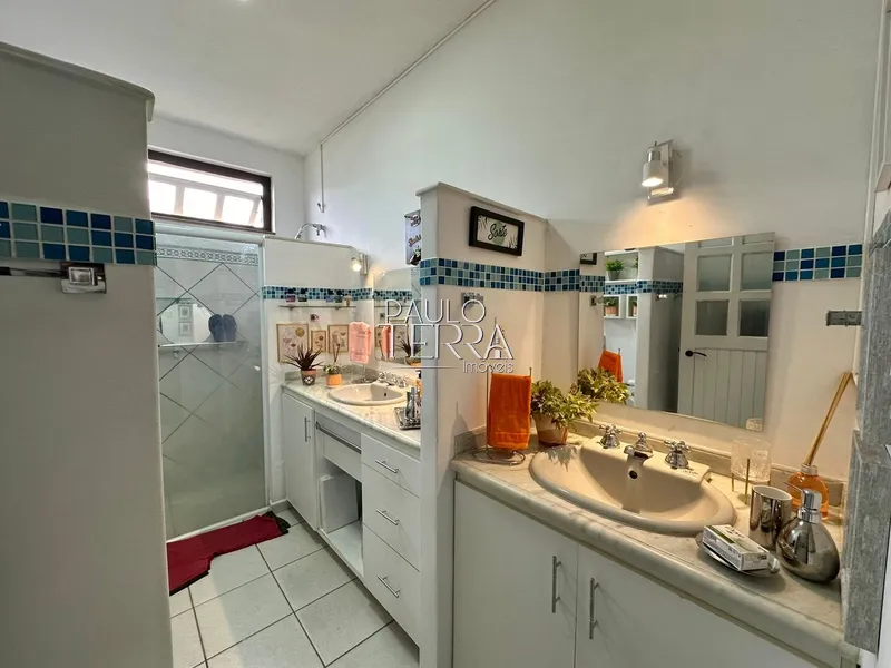 Linda casa com piscina no Condomínio Chácaras Cataguá em Taubaté SP: 90ª foto da galeria de imagens do imóvel