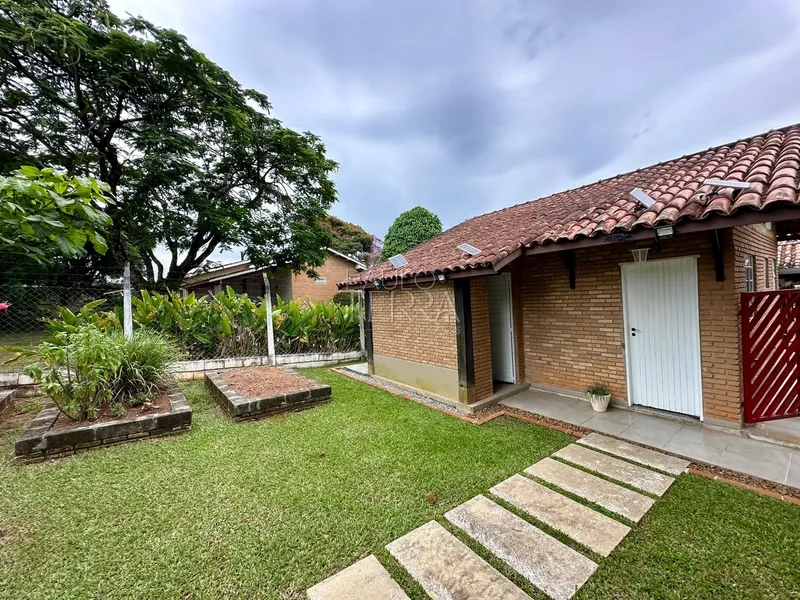Linda casa com piscina no Condomínio Chácaras Cataguá em Taubaté SP: 124ª foto da galeria de imagens do imóvel