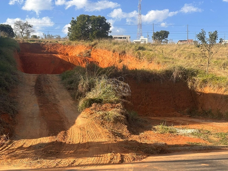 Terreno com 911 m2 no Condomínio Campos do Conde Taubaté SP: 6ª foto da galeria de imagens do imóvel