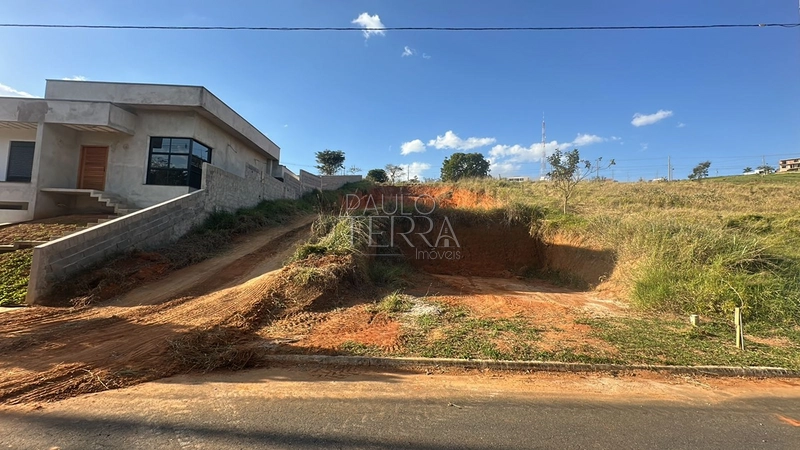 Terreno com 911 m2 no Condomínio Campos do Conde Taubaté SP: 5ª foto da galeria de imagens do imóvel