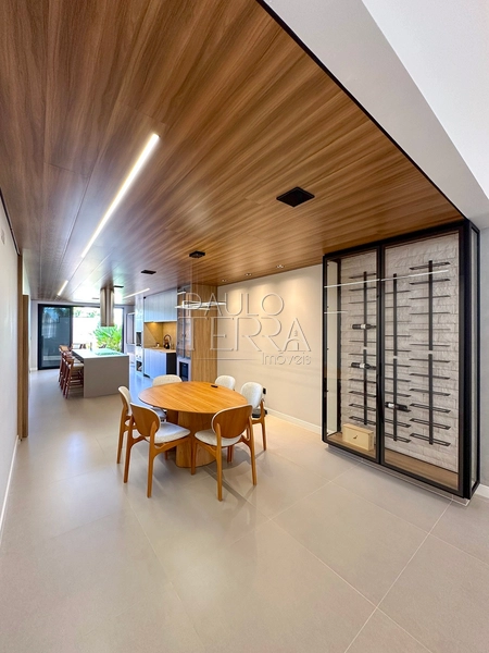 Casa térrea de alto padrão com piscina à venda no Condomínio Morada do Visconde em Tremembé/SP | 3 suítes, energia fotovoltaica e área gourmet completa: 10ª foto da galeria de imagens do imóvel