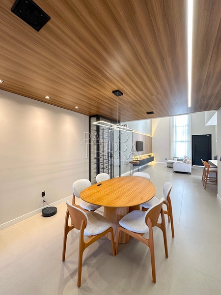 Casa térrea de alto padrão com piscina à venda no Condomínio Morada do Visconde em Tremembé/SP | 3 suítes, energia fotovoltaica e área gourmet completa: 35ª foto da galeria de imagens do imóvel