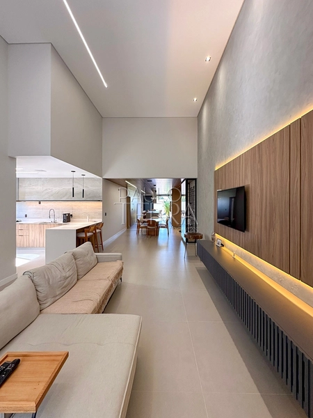 Casa térrea de alto padrão com piscina à venda no Condomínio Morada do Visconde em Tremembé/SP | 3 suítes, energia fotovoltaica e área gourmet completa: 2ª foto da galeria de imagens do imóvel