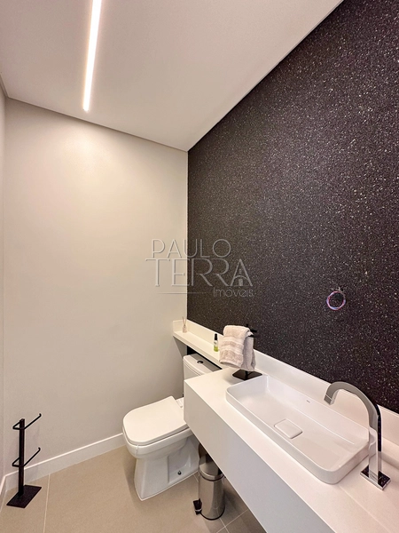 Casa térrea de alto padrão com piscina à venda no Condomínio Morada do Visconde em Tremembé/SP | 3 suítes, energia fotovoltaica e área gourmet completa: 4ª foto da galeria de imagens do imóvel