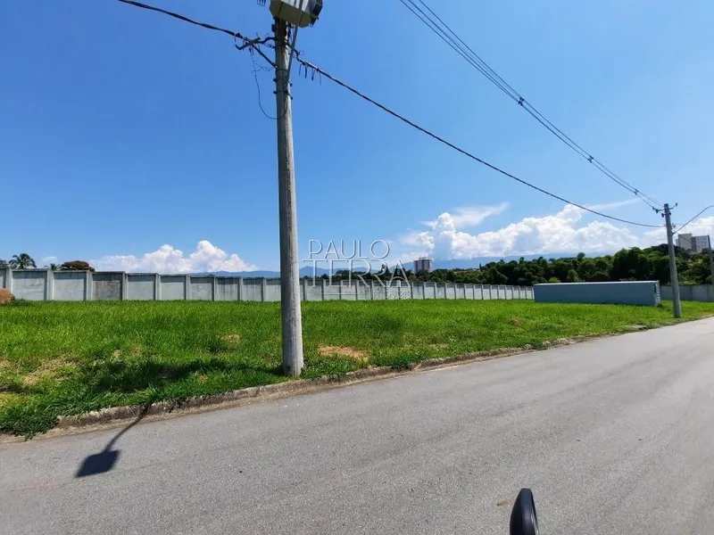 Terreno plano 250m vista p serra em condomínio fechado em Tremembé SP: 2ª foto da galeria de imagens do imóvel
