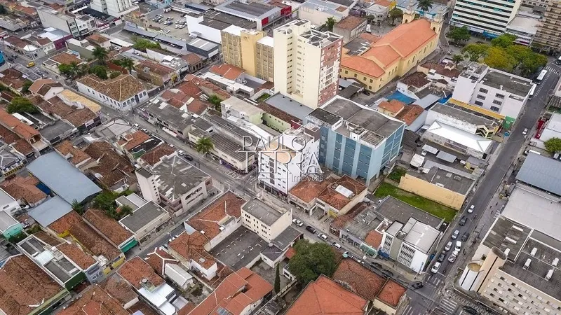 Prédio Comercial e Residencial à venda, 1600 m² com 7 lojas e 32 aptos: 1ª foto da galeria de imagens do imóvel