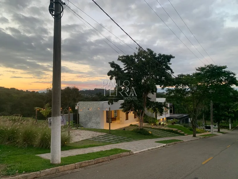 Casa nova alto padrão com 4 suítes. Condomínio fechado em Taubaté SP: 4ª foto da galeria de imagens do imóvel