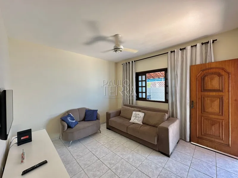 Casa com 3 dormitórios + edícula, armários planejados e quintal: 8ª foto da galeria de imagens do imóvel