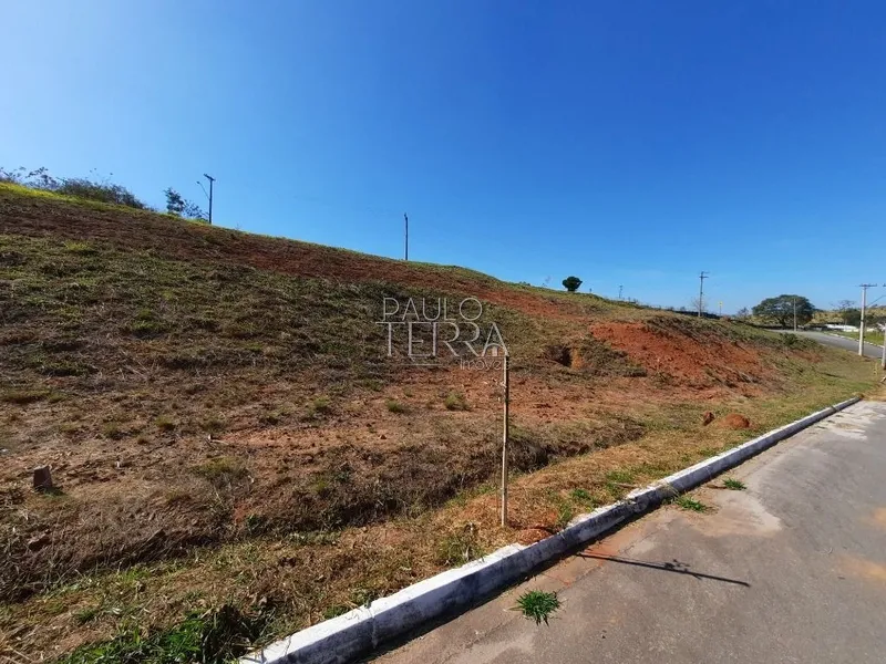 Terreno aclive com 724 m2 com linda vista - Condomínio Campos do Conde: 5ª foto da galeria de imagens do imóvel