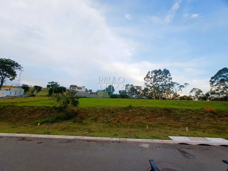 Terreno plano no Condomínio Campos do Conde Taubaté em Taubaté SP: 1ª foto da galeria de imagens do imóvel