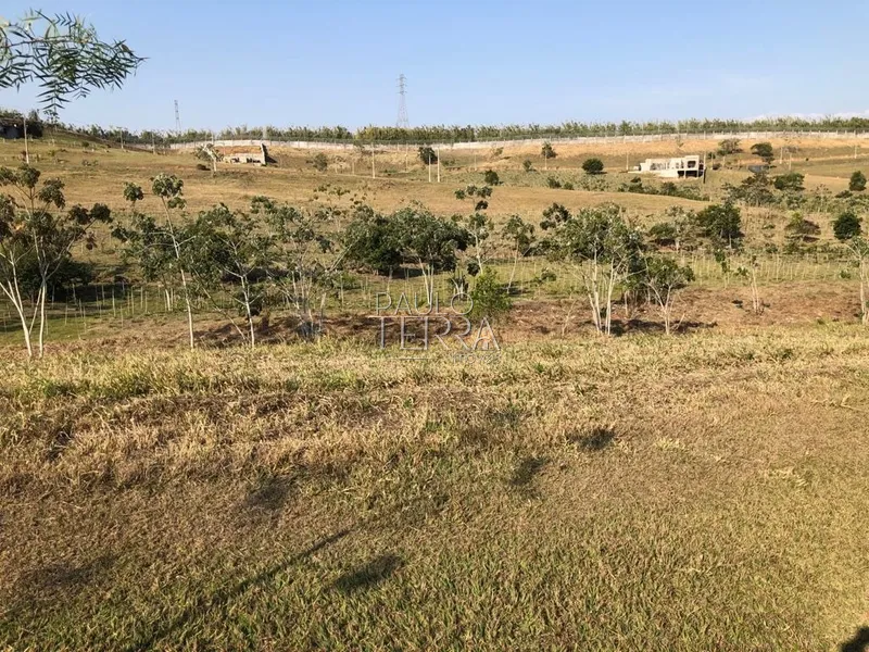 Terreno declive 1.000 m2 - Condomínio Village da Serra - Tremembé/SP: 4ª foto da galeria de imagens do imóvel
