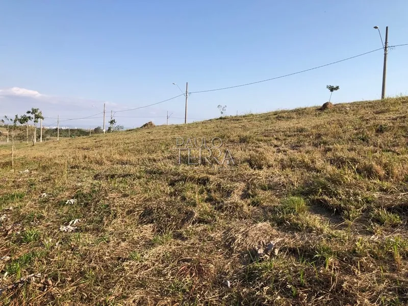 Terreno declive 1.000 m2 - Condomínio Village da Serra - Tremembé/SP: 5ª foto da galeria de imagens do imóvel