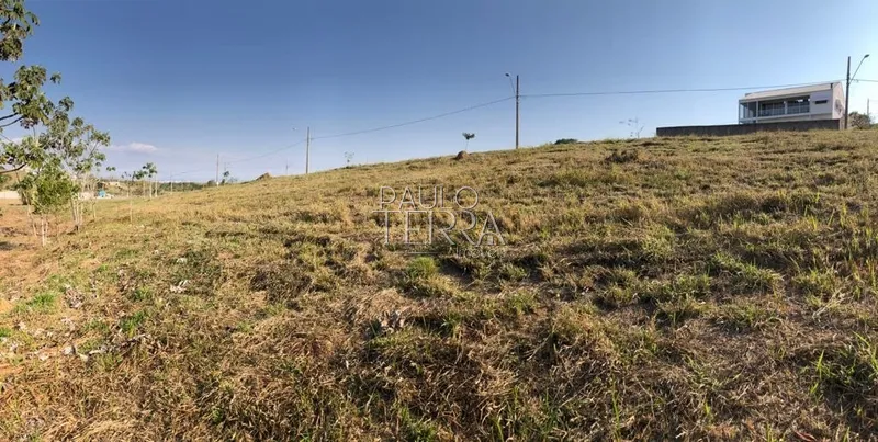 Terreno declive 1.000 m2 - Condomínio Village da Serra - Tremembé/SP: 1ª foto da galeria de imagens do imóvel