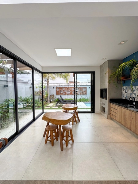 Sobrado no condomínio Ouroville com piscina, área gourmet, 3 suítes e armários planejados. Casa pronta para morar!: 11ª foto da galeria de imagens do imóvel
