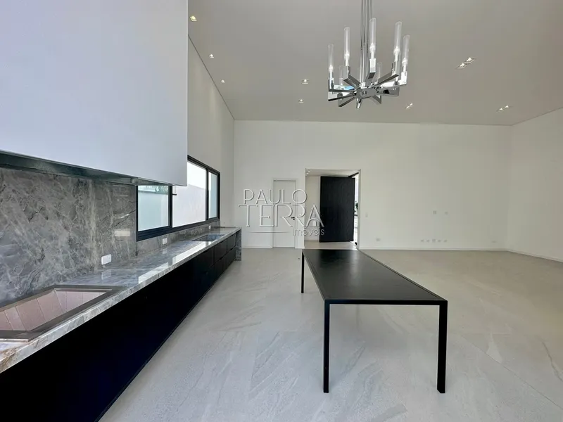 Casa térrea nova, 3 suítes e piscina - Condomínio Taubaté Village: 8ª foto da galeria de imagens do imóvel