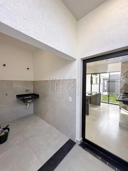 Casa em condomínio fechado à venda em Taubaté | Térrea, quintal gramado, escritório e suíte com closet no Recanto Tropical: 46ª foto da galeria de imagens do imóvel