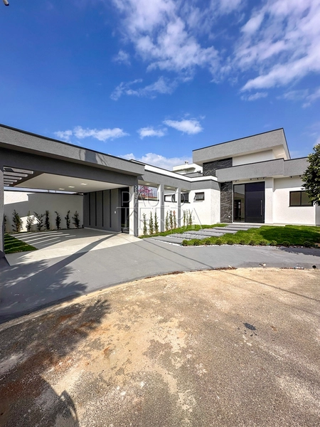 Casa em condomínio fechado à venda em Taubaté | Térrea, quintal gramado, escritório e suíte com closet no Recanto Tropical: 49ª foto da galeria de imagens do imóvel