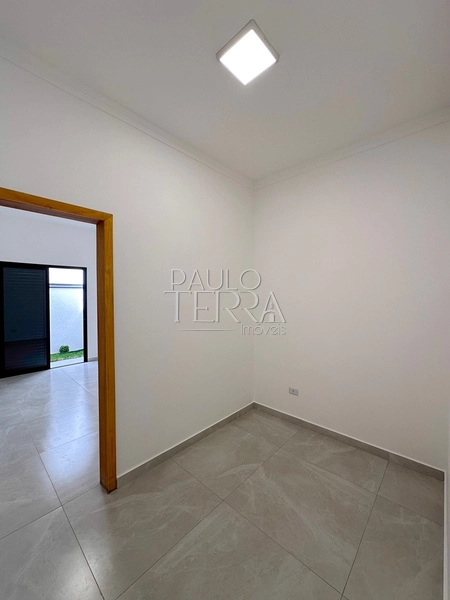 Casa em condomínio fechado à venda em Taubaté | Térrea, quintal gramado, escritório e suíte com closet no Recanto Tropical: 40ª foto da galeria de imagens do imóvel