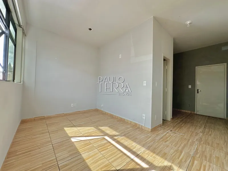 Sala comercial com elevador e recepção, no Centro de Taubaté SP: 9ª foto da galeria de imagens do imóvel