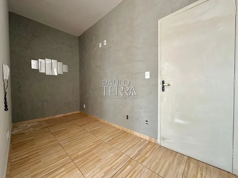 Sala comercial com elevador e recepção, no Centro de Taubaté SP: 3ª foto da galeria de imagens do imóvel
