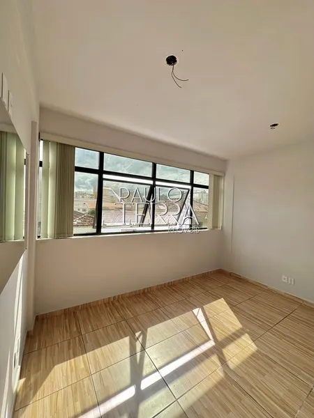 Sala comercial com elevador e recepção, no Centro de Taubaté SP: 1ª foto da galeria de imagens do imóvel
