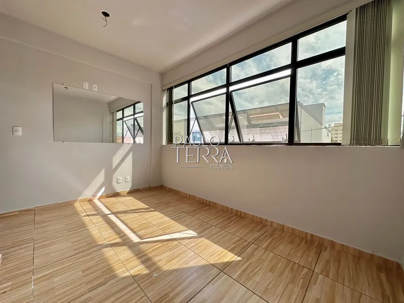 Sala comercial com elevador e recepção, no Centro de Taubaté SP: 26ª foto da galeria de imagens do imóvel