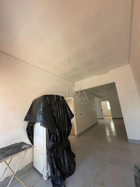 Casa em condomínio fechado à venda em Taubaté | Térrea, semi mobiliada, área gourmet e suíte com closet no Recanto Tropical: 4ª foto da galeria de imagens do imóvel