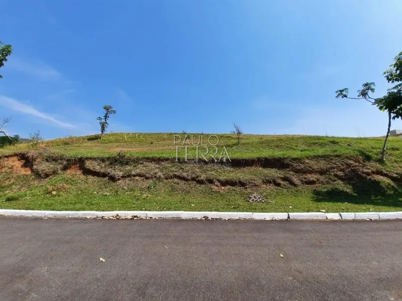 Terreno aclive com 1196 m2 Condomínio fechado Altos do Cataguá: 1ª foto da galeria de imagens do imóvel