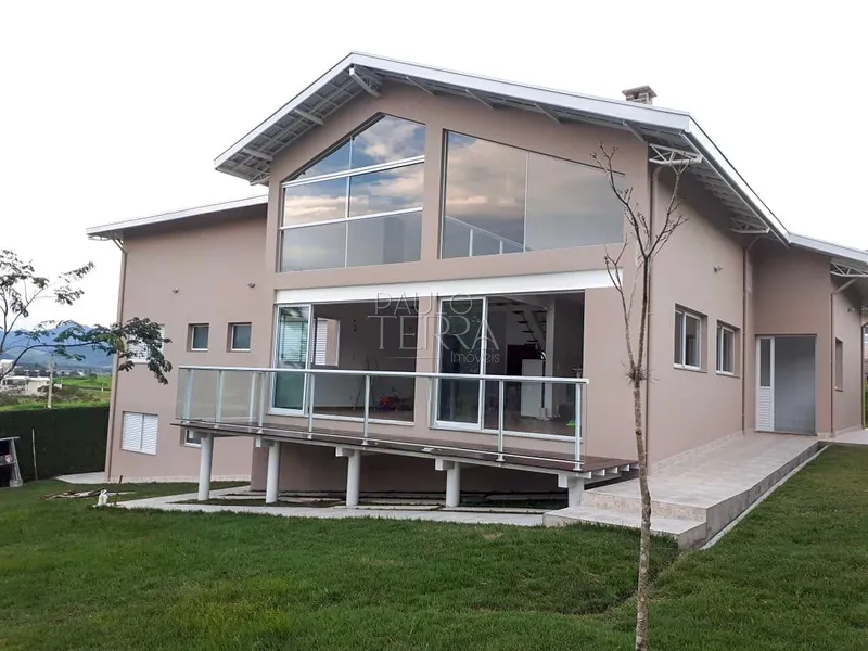 Casa 4 suítes e quintal grande no Condomínio Village da Serra - Tremembé SP: 3ª foto da galeria de imagens do imóvel