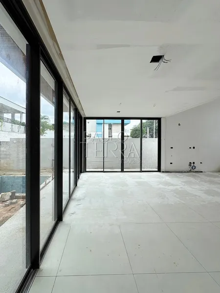 Sobrado à venda no Condomínio Ouroville em Taubaté | 4 suítes, piscina, área gourmet e vista para a Serra da Mantiqueira.: 15ª foto da galeria de imagens do imóvel