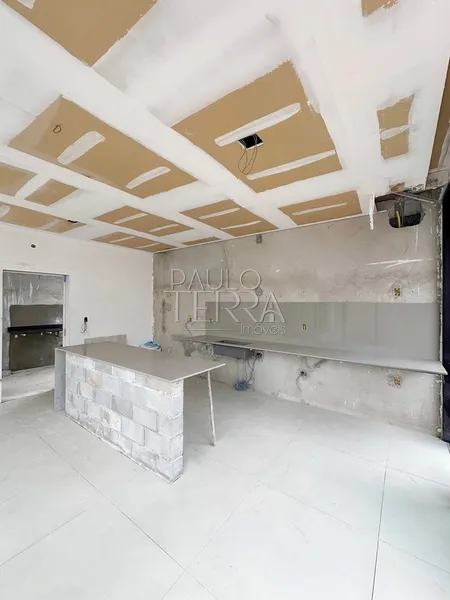 Sobrado à venda no Condomínio Ouroville em Taubaté | 4 suítes, piscina, área gourmet e vista para a Serra da Mantiqueira.: 50ª foto da galeria de imagens do imóvel