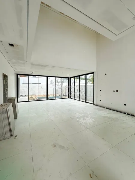 Sobrado à venda no Condomínio Ouroville em Taubaté | 4 suítes, piscina, área gourmet e vista para a Serra da Mantiqueira.: 2ª foto da galeria de imagens do imóvel